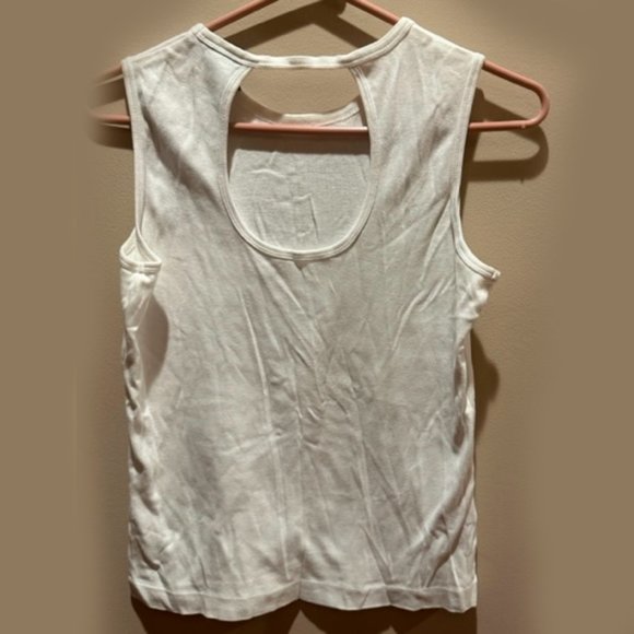ANN TAYLOR White cotton top.  Sz M. Cut out back. - Picture 3 of 3